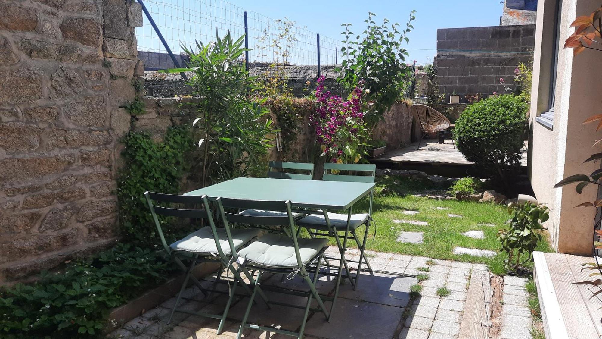 Le Duclos, Appartement Rez-De-Jardin Dinan Centre Exteriör bild